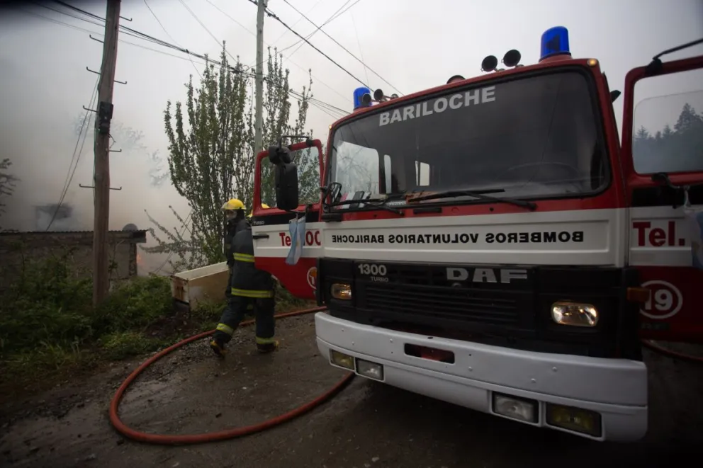Voraz incendio consumió por completo una casilla en el barrio 270 Viviendas