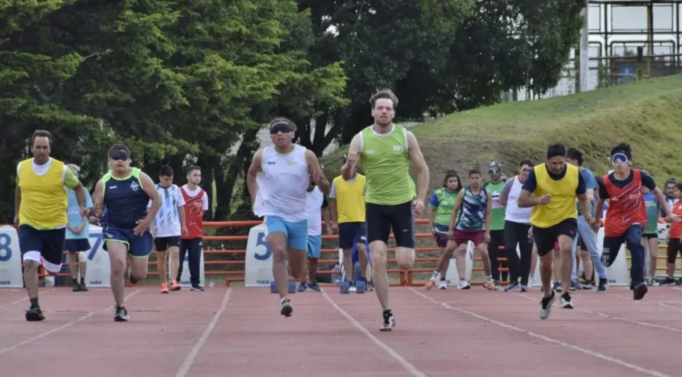 Atletas de deporte adaptado de Bariloche se lucieron en los Juegos Evita
