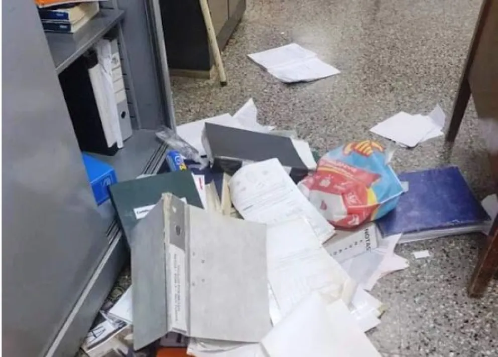 Delincuentes provocaron destrozos y robaron en la escuela 726