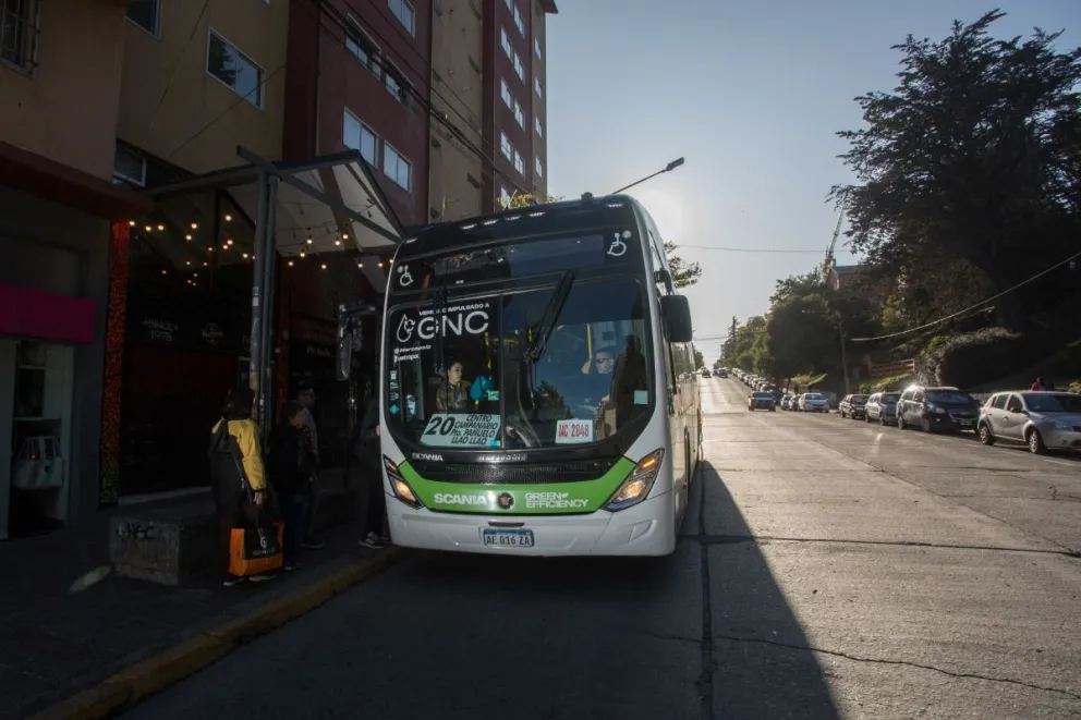 Ya circula en la ciudad la nueva y moderna unidad a GNC de Mi Bus