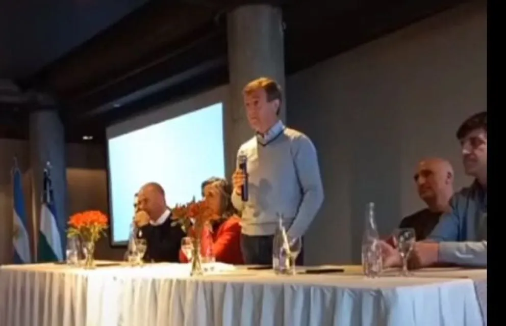 Video: momentos de tensión en la presentación de Tortoriello y su compañero de fórmula