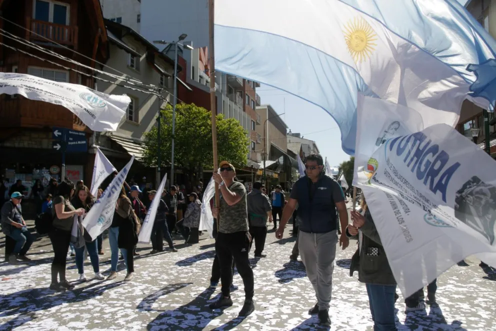 Hoteleros y gastronómicos se manifestaron en el centro de Bariloche  