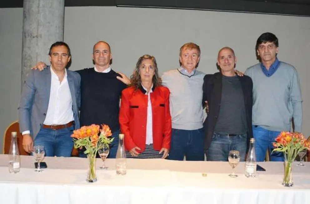 Álvarez Guerrero: “encima que somos pocos radicales, nos peleamos entre nosotros”