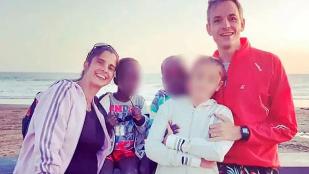 Detuvieron en San Martín de los Andes a una pareja que abandonó a 2 niños de África que habían adoptado 
