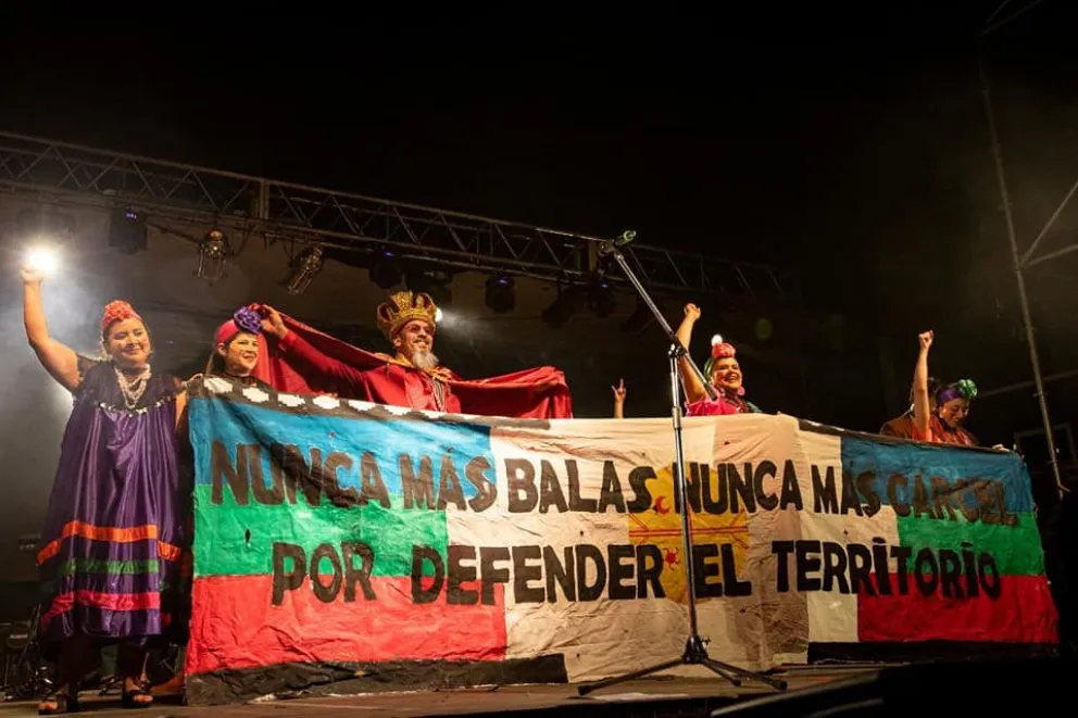 Las integrantes de Jallalla Andina otra vez invitadas al show de la Orquesta Delio Valdez 