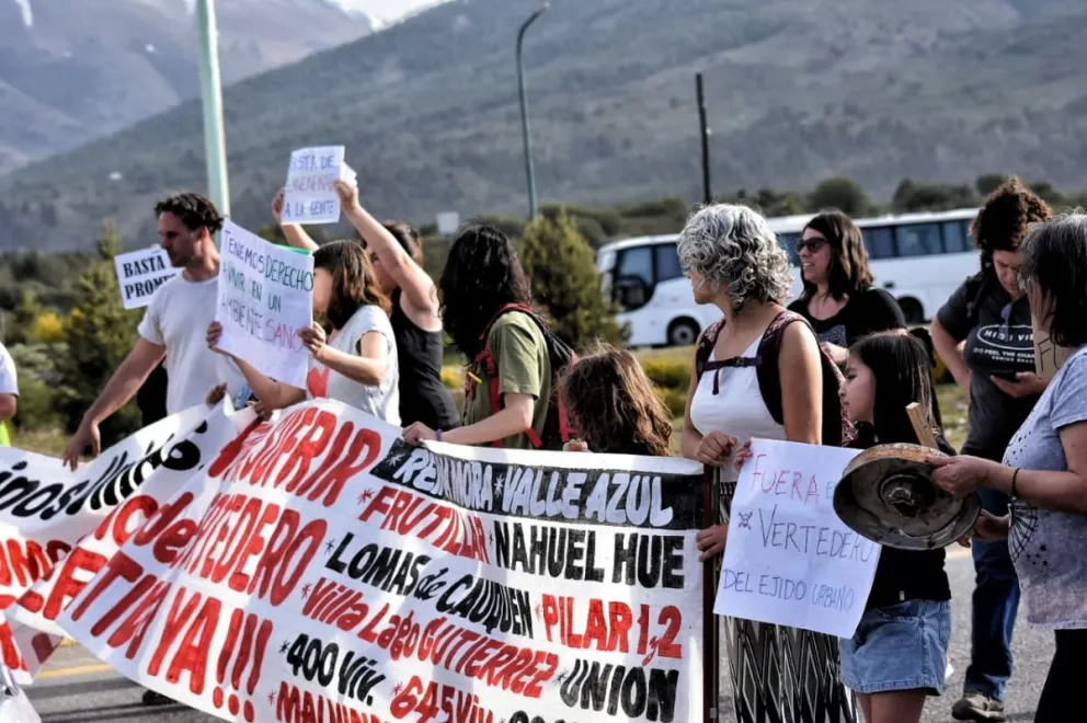 Por tercer viernes consecutivo, vecinos se manifestaron pidiendo el cierre definitivo del vertedero