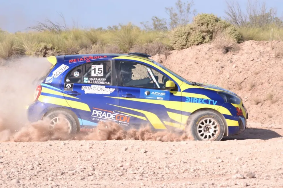 Subcampeonato, tercer puesto en la general y triunfo en la clase