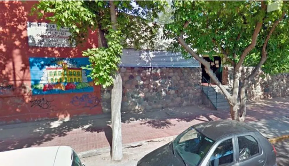 Horror en la escuela: una nena fue golpeada y abusada por otras alumnas en el baño 
