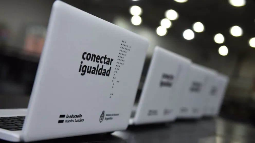 Continúa la entrega de computadoras gratis: cuáles son los requisitos para pedirlas
