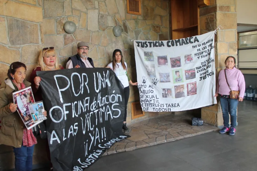 Justicia por la Comarca acompaña a una madre durante el juicio por abuso sexual