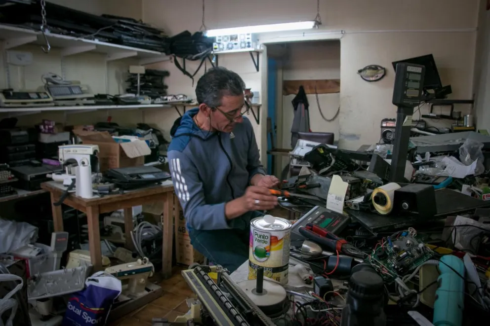 Marcelo Ávila, el oficio de reparar trazado en el alma