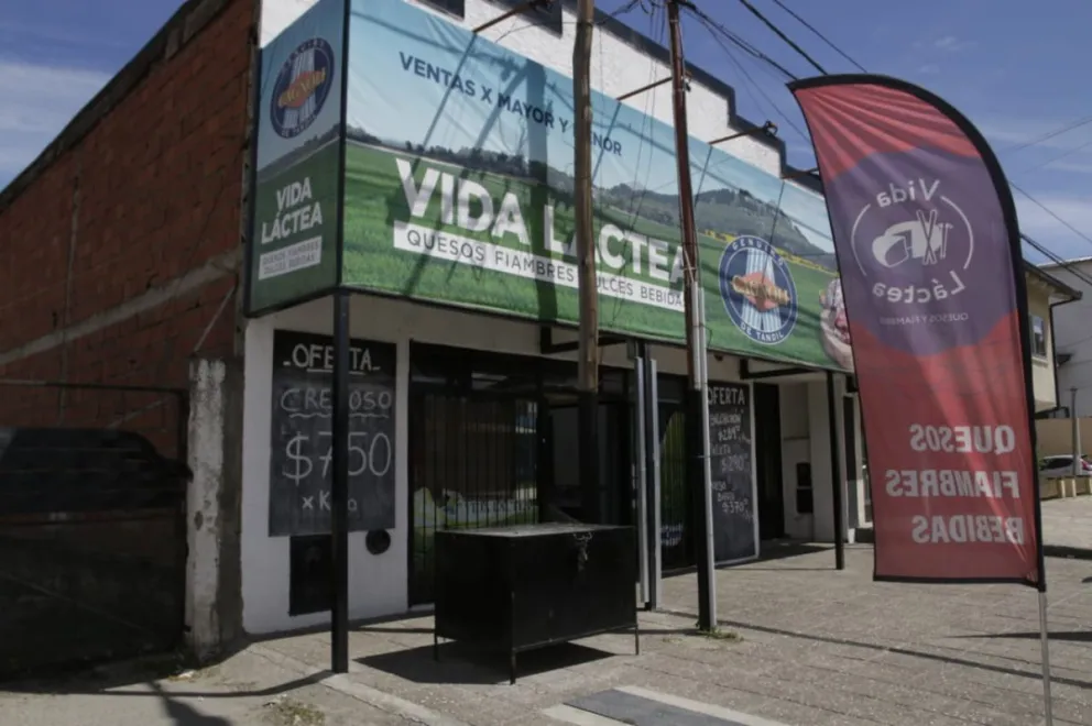 Intentaban robar en un comercio pero la alarma los puso en fuga