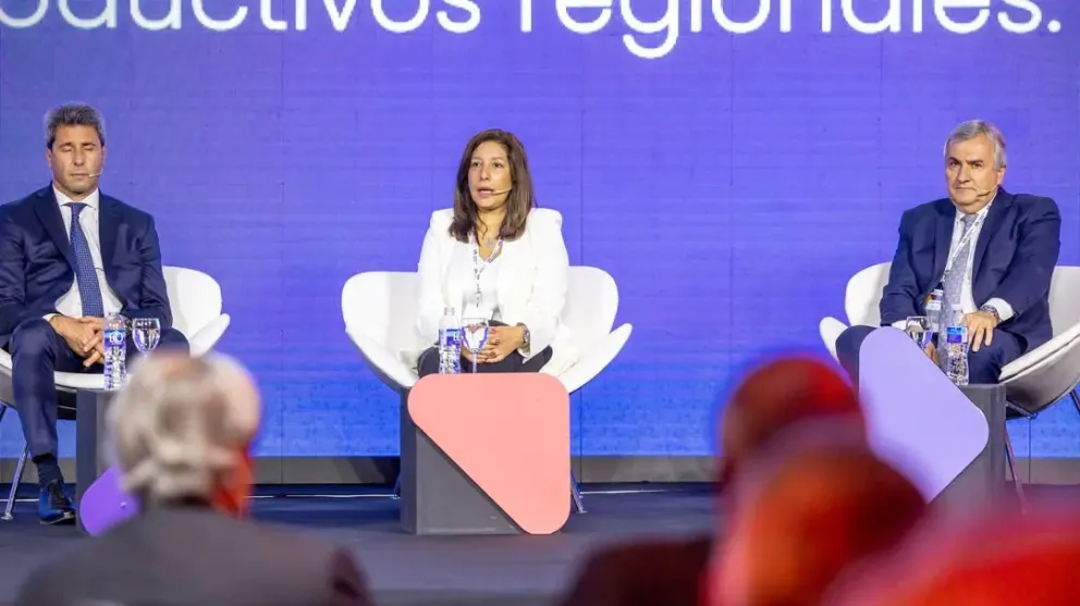 Energía y producción: en la UIA Carreras alentó el desarrollo del hidrógeno