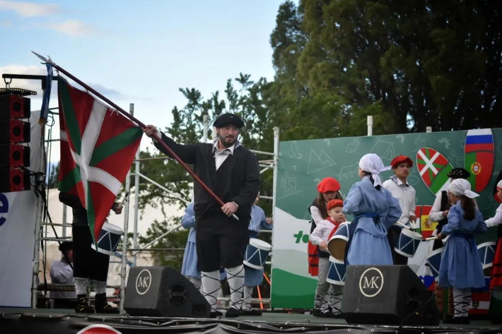 Mirá las fotos de la primera jornada de la Fiesta de las Colectividades
