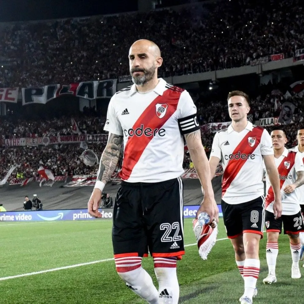 Javier Pinola anunció su retiro del fútbol en una tarde cargada de emociones