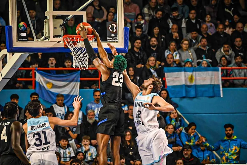 Argentina se recuperó y obtuvo un triunfo de oro