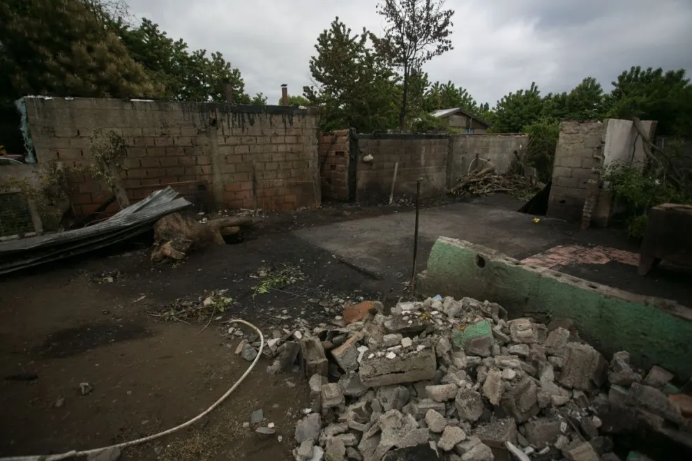 El fuego devoró todo a su paso: La familia Coria pide ayuda para volver a empezar 