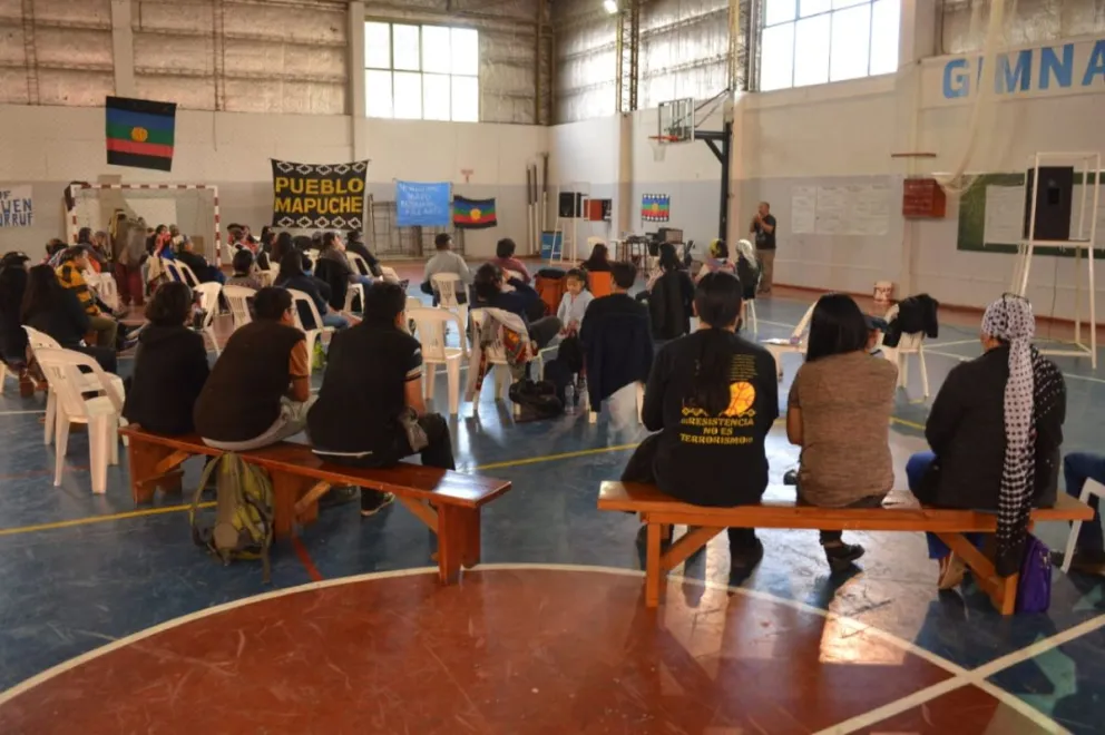 Un lonko se fue dando un portazo, Villa Mascardi como divisoria de aguas y la posibilidad de iniciar acciones a nivel internacional