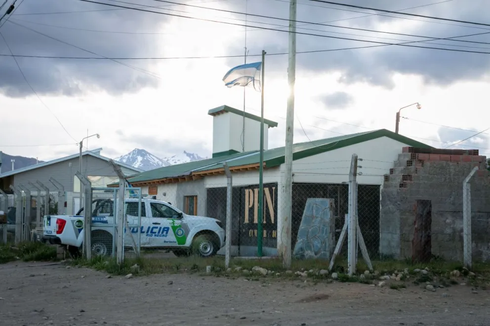 Un hombre que caminaba a su trabajo fue asaltado por dos delincuentes que lo encañonaron