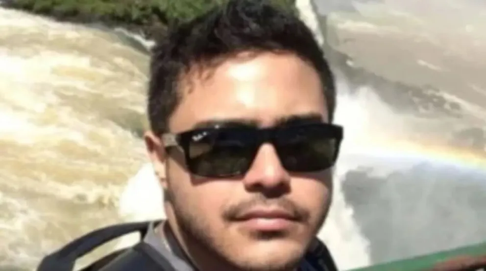 Selfie mortal: cayó 12 metros al tratar de sacarse una foto y murió en el acto