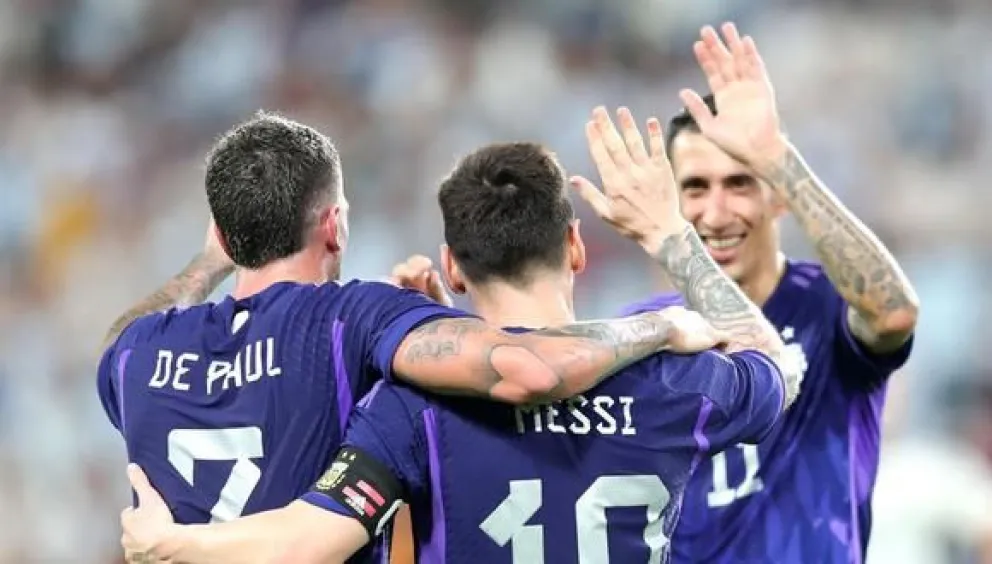 Argentina goleó por 5-0 a Emiratos Árabes en su último amistoso antes del Mundial