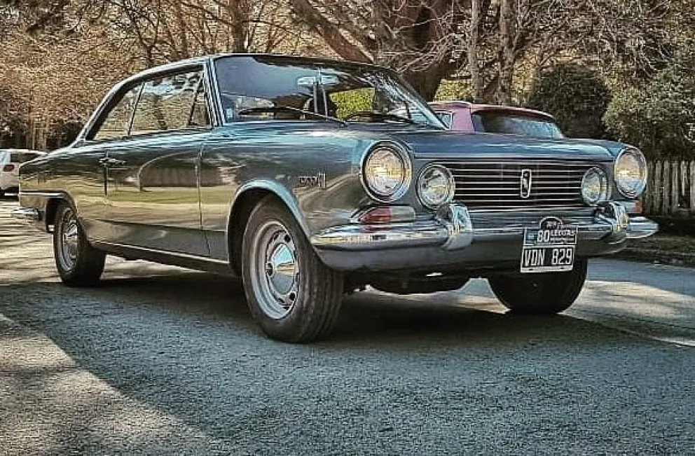 Tres días con autos clásicos en la ruta de Villa La Angostura a Bariloche