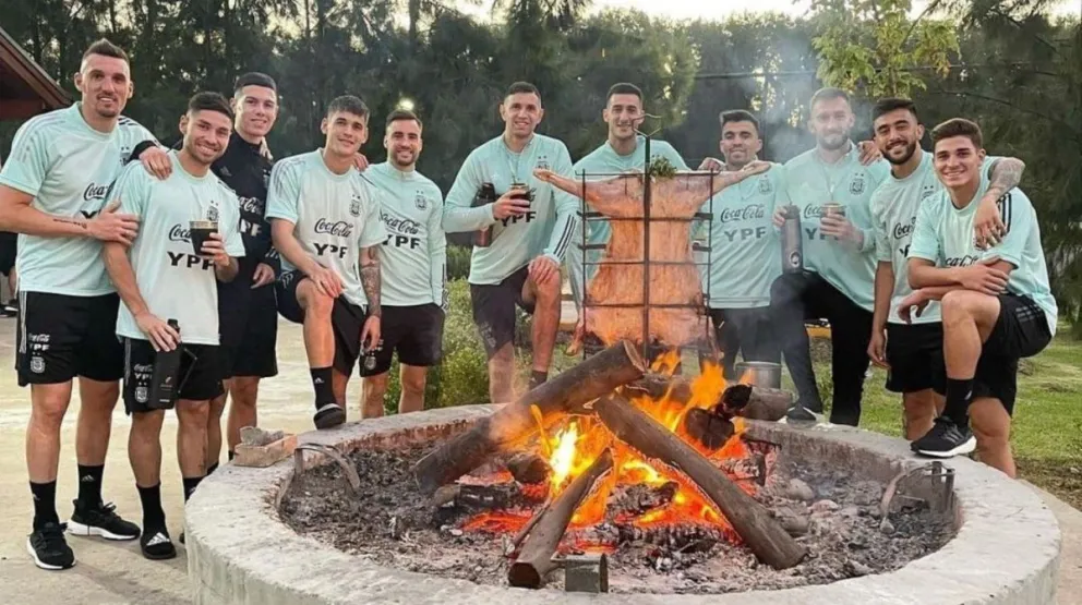 Asado mundialista: la Selección Argentina llevó 2630 kilos de carne a Qatar