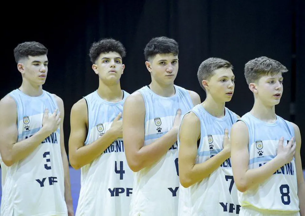 El hijo de Luis Scola debutó en la Selección Argentina 
