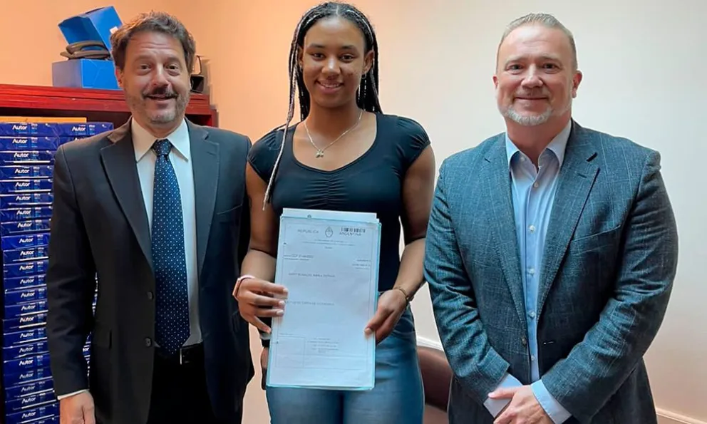 La joven deportista Karla Sarit obtuvo la Ciudadanía Argentina