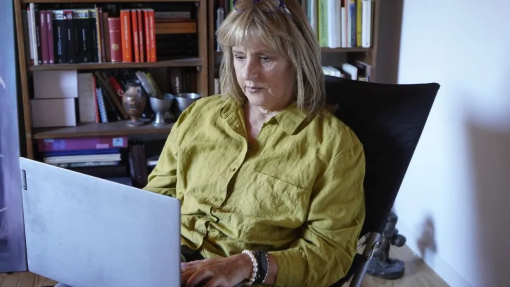 Diana Amiana presenta la novela “Un grano de arena”