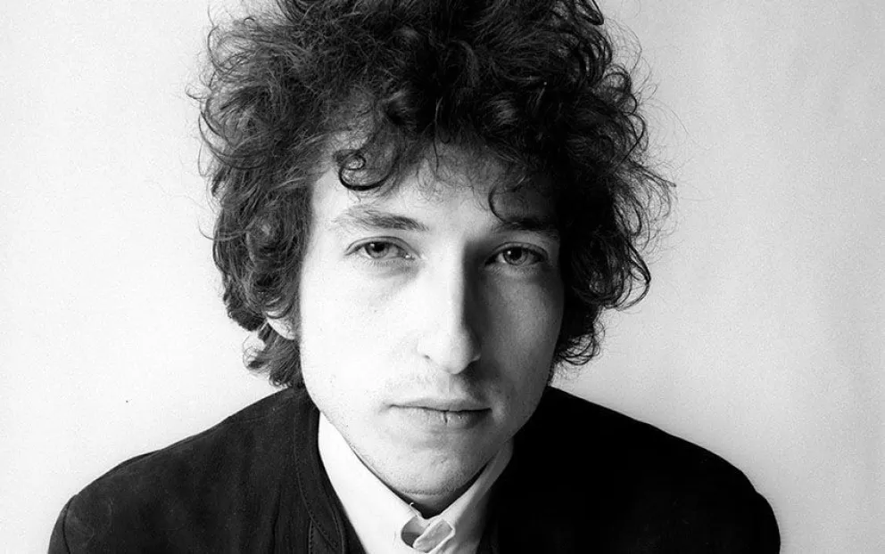Cuál fue la increíble cifra que pagaron por cartas de Bob Dylan a su novia de la secundaria