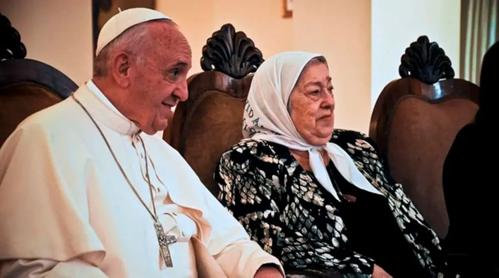 El Papa Francisco le escribió a las Madres de Plaza de Mayo por la muerte de Hebe de Bonafini: “Rezo por su descanso”