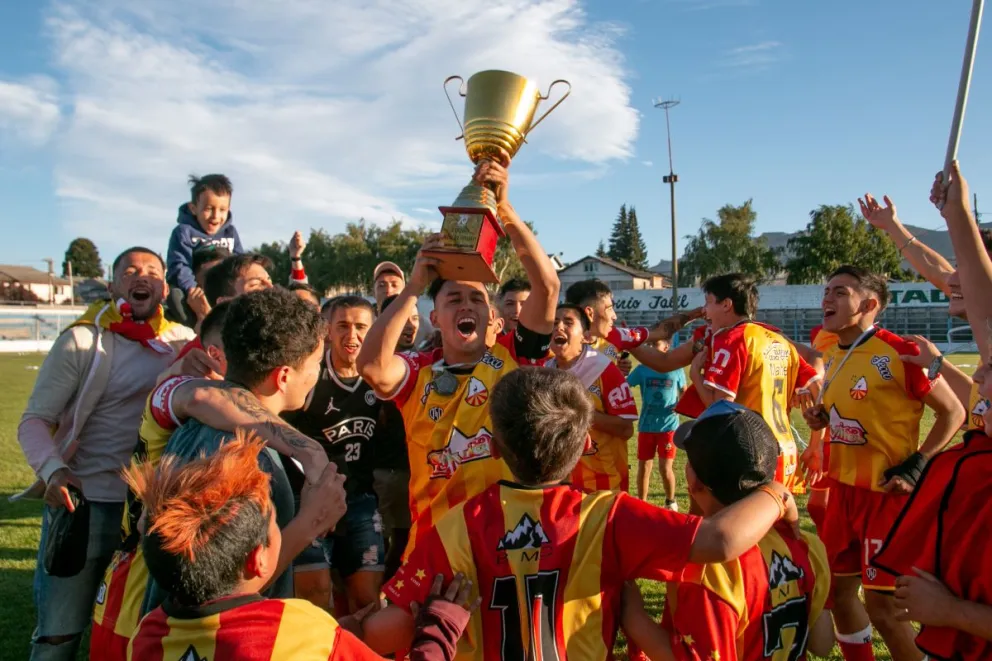 Cruz Del Sur dio la vuelta y se prepara para jugar con Centenario
