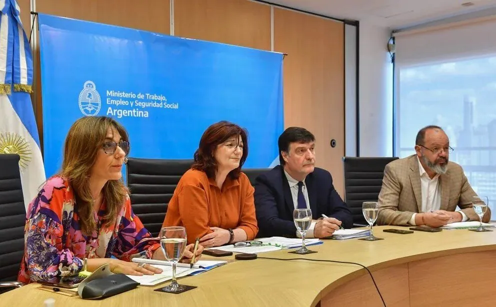 Salario mínimo: se acordó un aumento del 20% en cuatro tramos