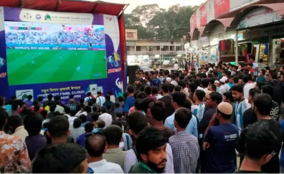 Tragedia en Bangladesh: un hincha de la Selección murió de un infarto mientras veía la derrota de Argentina