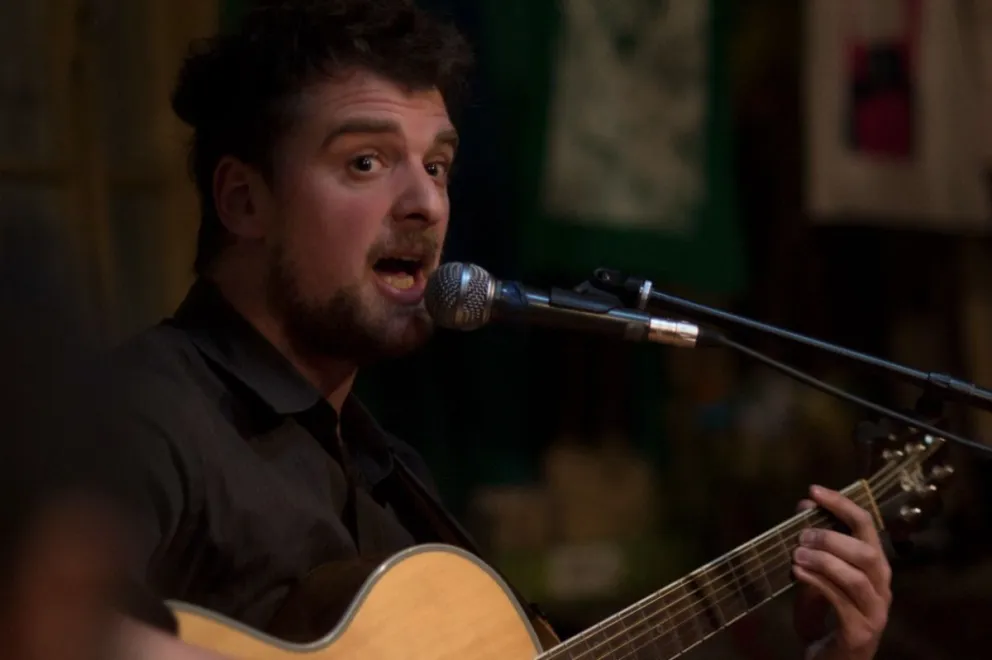 Vuelve Julián Diafirmasú y estrena trío