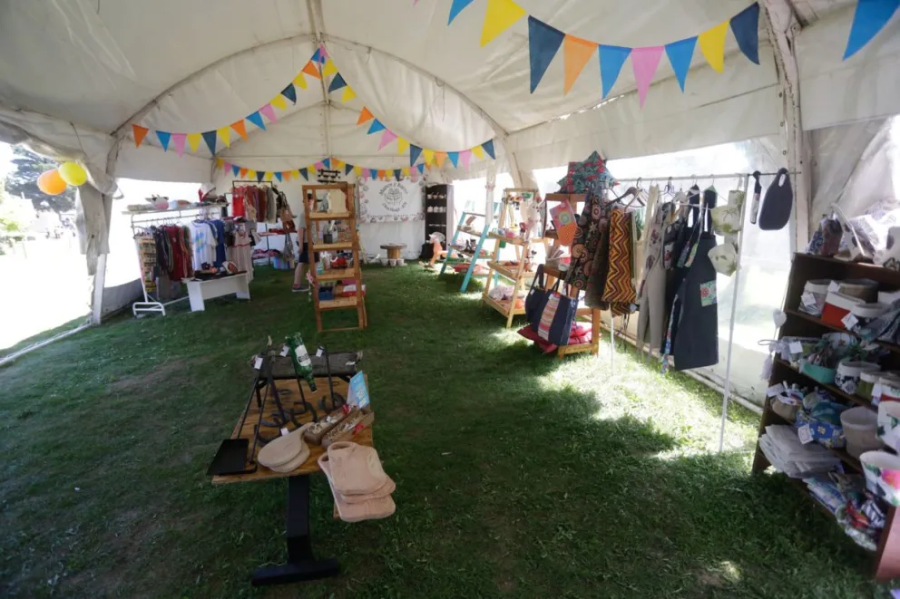 Las Artesanas Unidas de Dina Huapi inauguraron una globa propia