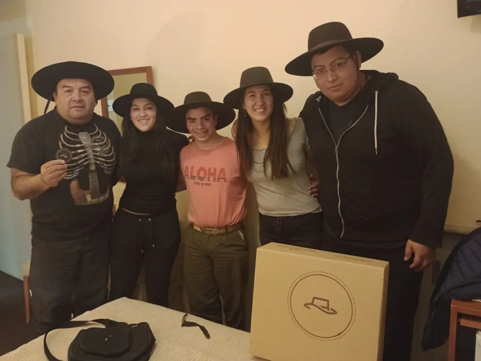 Proponen declarar “persona no grata” al mánager de Sele Vera