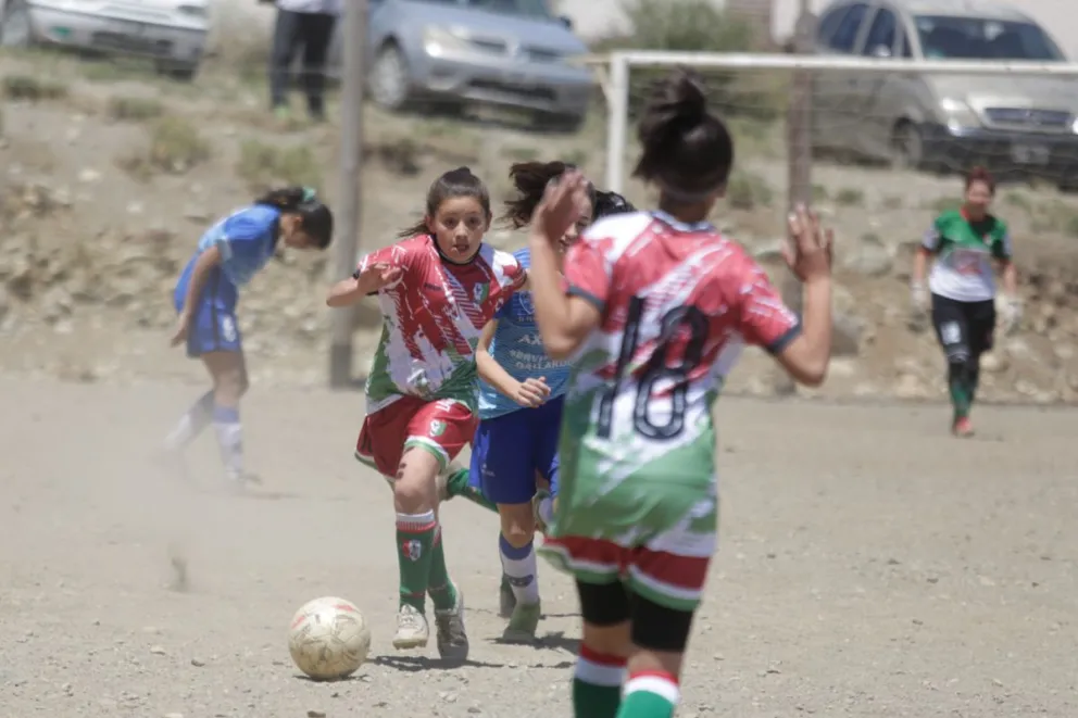 Las chicas salen a jugar la sexta