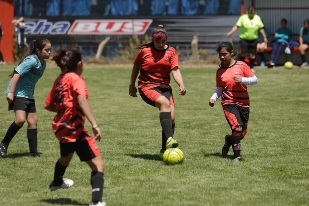 Las infantiles copan este sábado la cancha del Gimnasio 3
