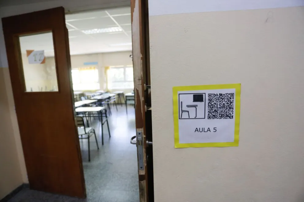 Colocan cartelería en braille en escuelas de Bariloche