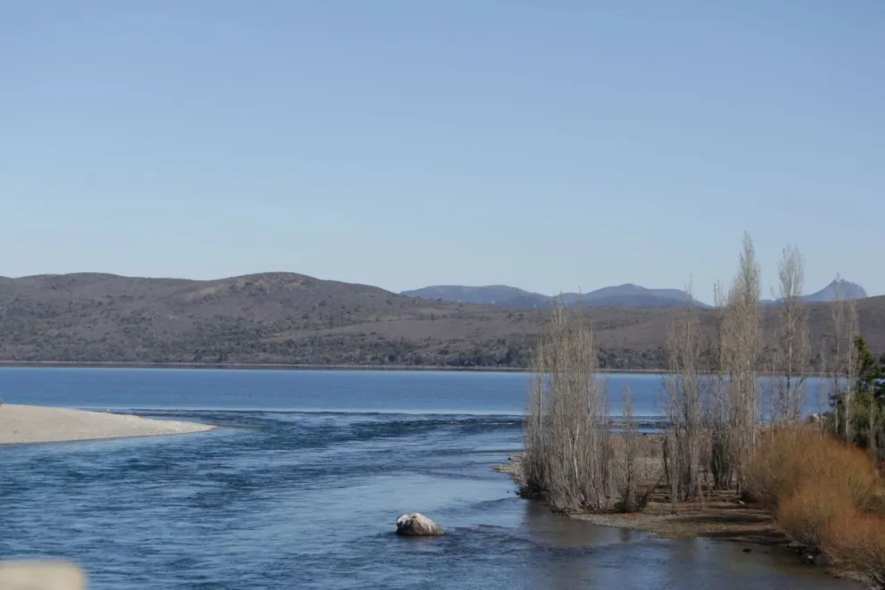 Bajó desde la cordillera a Puerto Blest, navegó el Nahuel Huapi y se hundió en el Limay