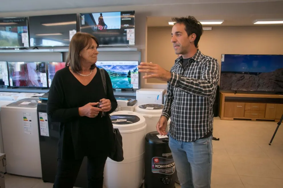 Mónica Balseiro destacó la importancia del arribo de la empresa Elvira a Dina Huapi