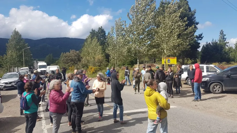 Vecinos de distintos barrios del oeste se manifiestan para pedir seguridad 