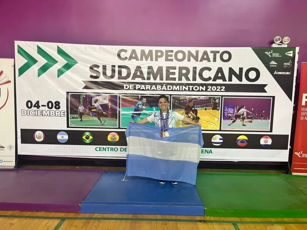 Karina Loyola cosechó tres medallas en el Campeonato Sudamericano de Parabádminton 2022
