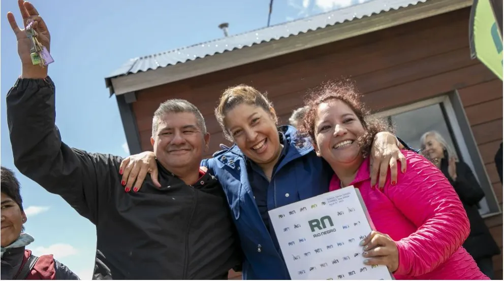 El Gobierno provincial entregó otras 100 viviendas en Bariloche