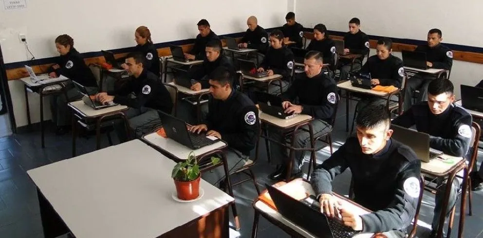¿Querés inscribirte a la escuela de Policía? Acá tenes la información