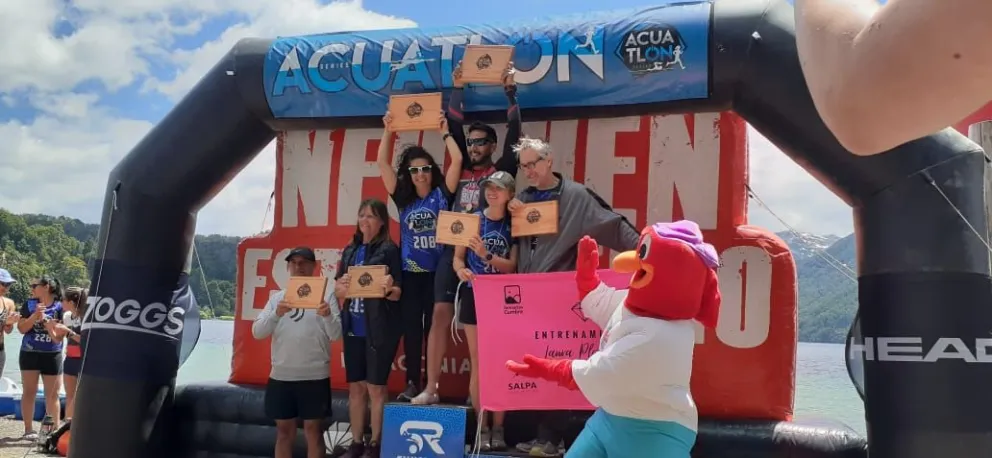 Con gran convocatoria y presencia barilochense, se realizó el segundo Acuatlón en La Angostura
