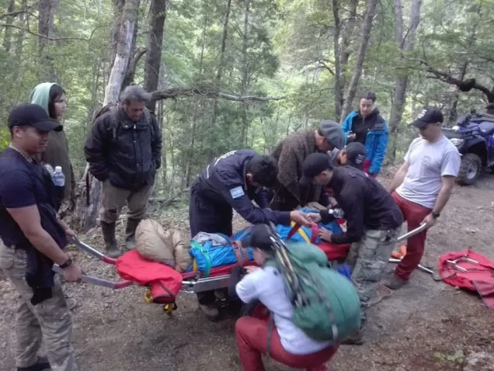 Una mujer se descompensó y cayó del caballo cuando subía a un refugio de montaña