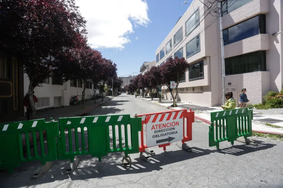 Con corte total comenzó la repavimentación de calle España